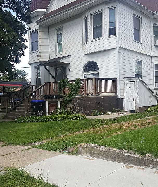 1st image of 802 E Jefferson St APT 05