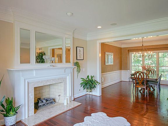 5th image of 11700 Saddle Crescent Cir