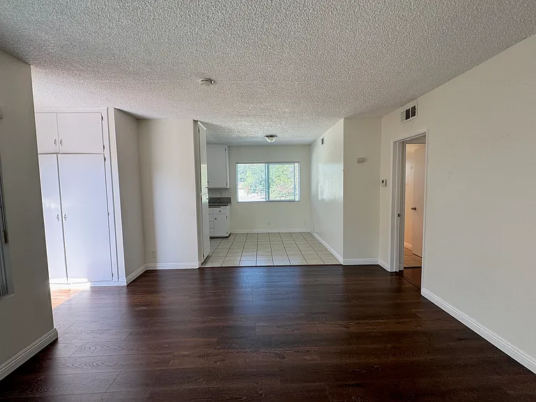 99 N Hermosa Ave #E — Photo 5