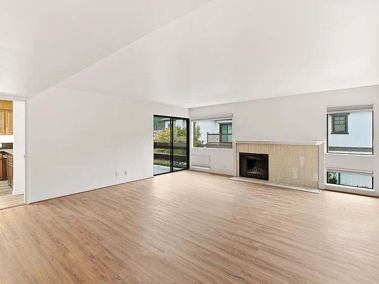 58 E Poplar Ave #5 — Photo 2