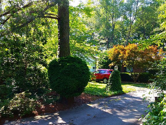 5th image of 810 Westham Pkwy