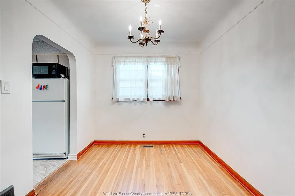 3 bed, $2,200 — Photo 4