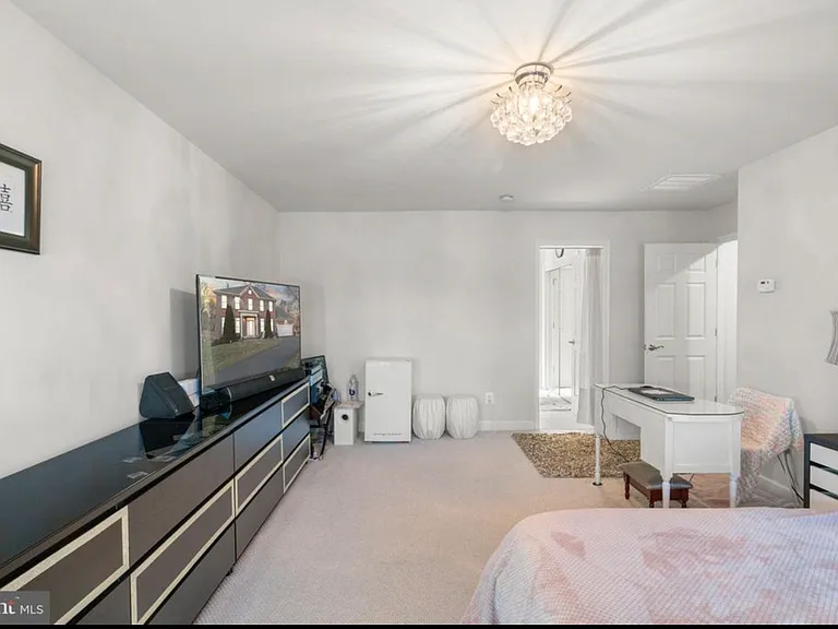 8312 Telegraph Rd — Photo 45