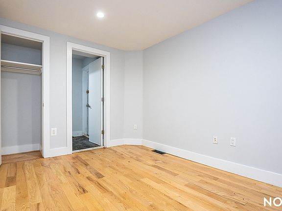 5th image of 375 Vernon Ave APT 1