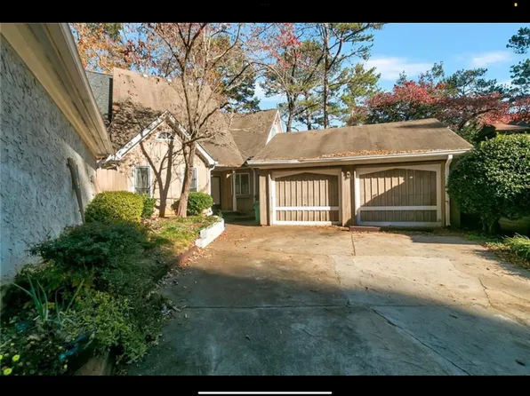 5089 Highland Hills Ct, Stone Mountain, GA 30088