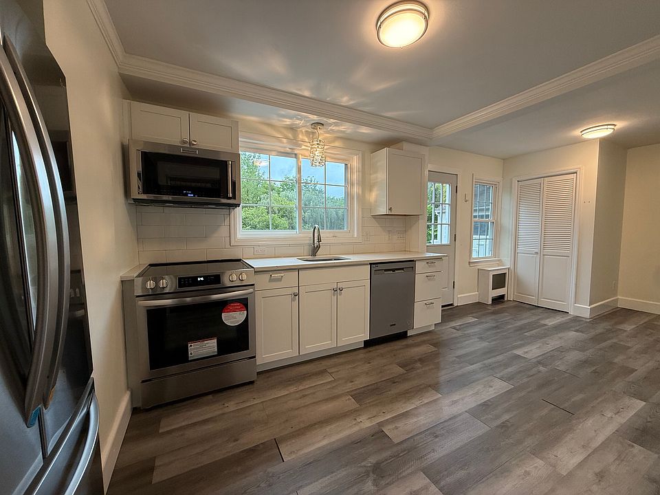1st image of 85 E Main St