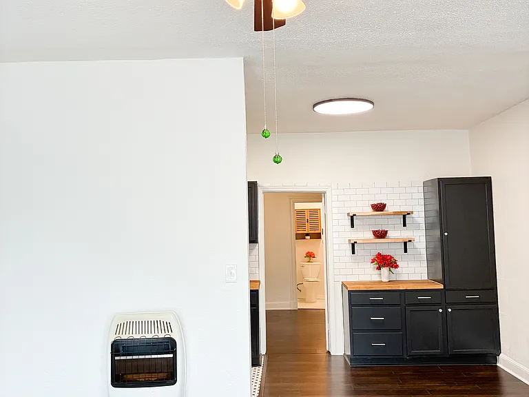 512 E Dewey Pl #6 — Photo 13