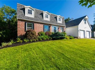 15 Park Lawn Ct, Saint John, NB E2K 4P2