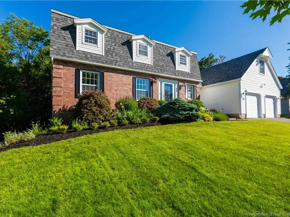 15 Park Lawn Ct, Saint John, NB E2K 4P2