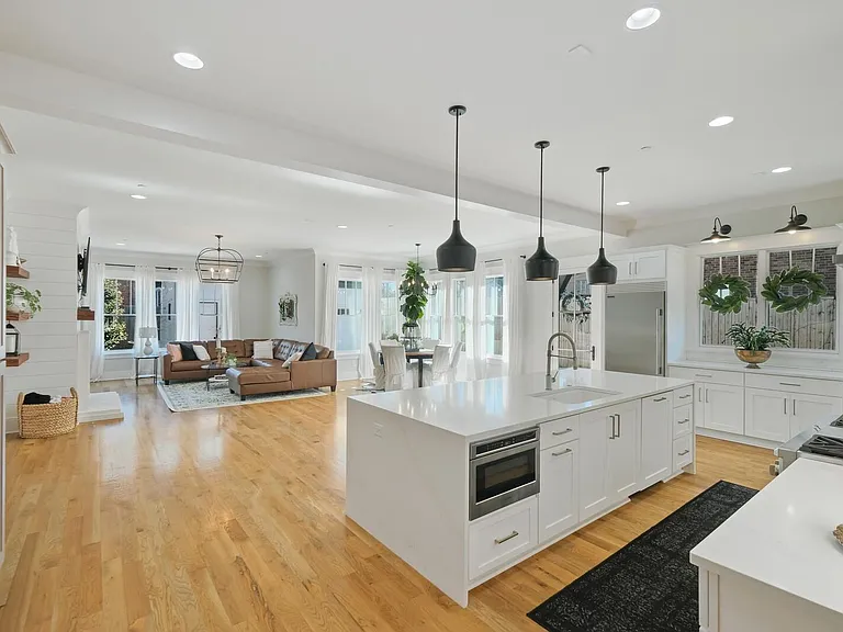 3406 Belmont Blvd — Photo 5