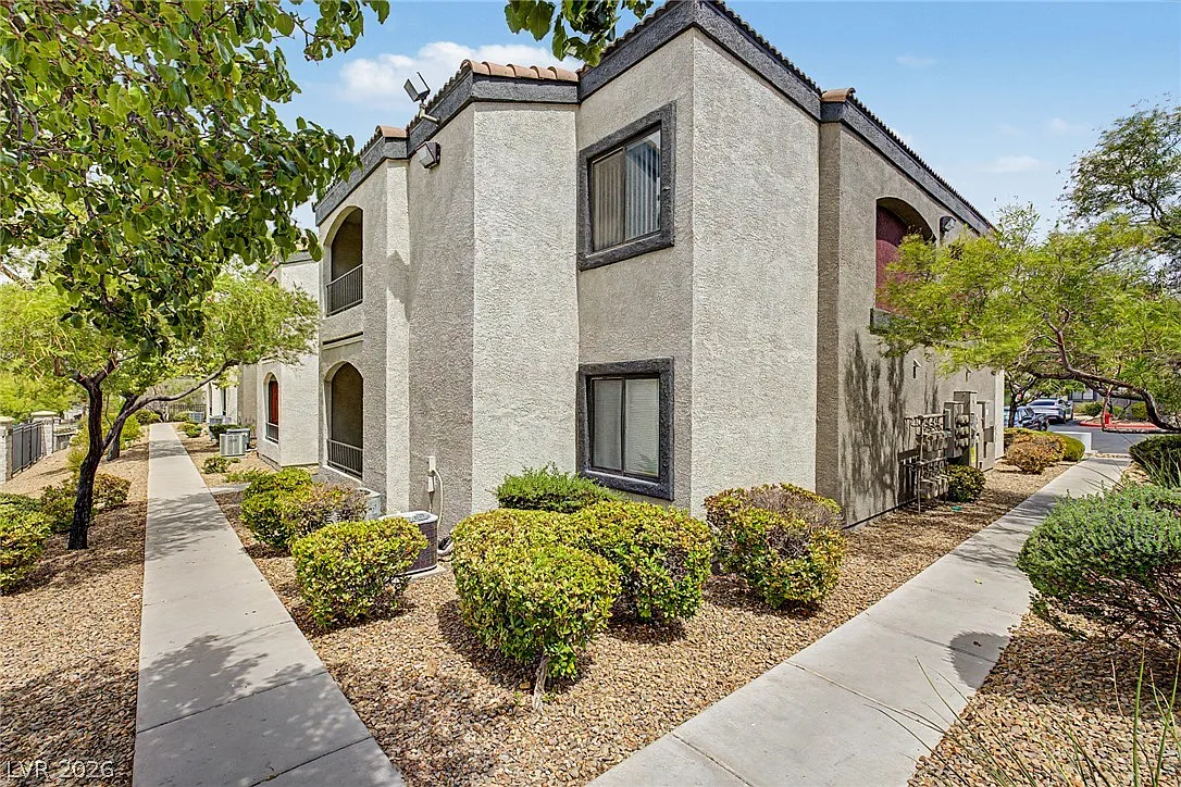 1 bed, 1.0 bath, 660 sqft, $1,400 — Photo 1
