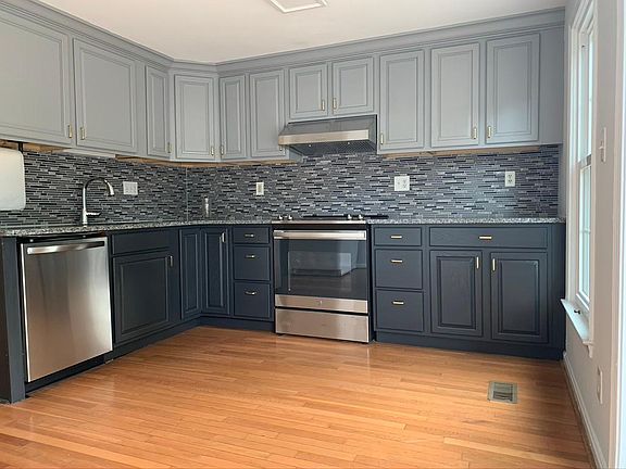 3rd image of 20555 Strath Haven Dr