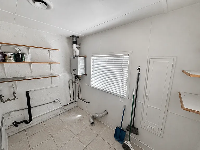 815 Gold St — Photo 9