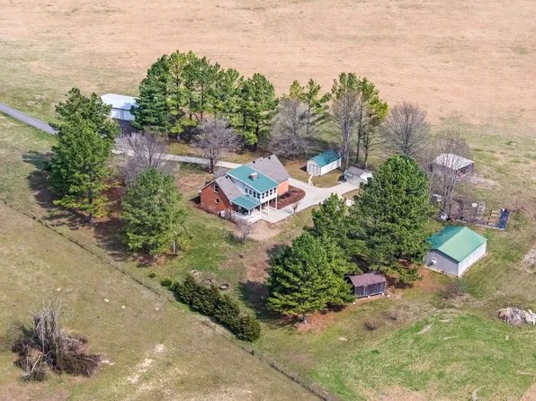 300A Governor Hall Rd, Castalian Springs, TN 37031