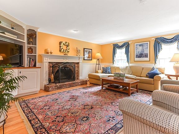 5th image of 49 Margery Ln