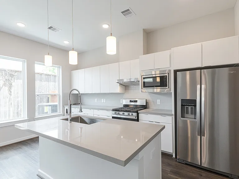 604 Thornton Rd — Photo 11