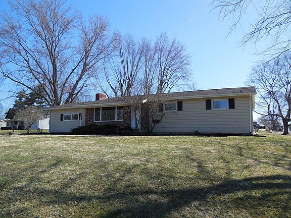 2nd image of 2510 Douglas Dr