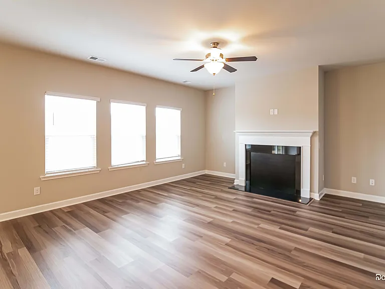 429 Carrara Dr — Photo 5
