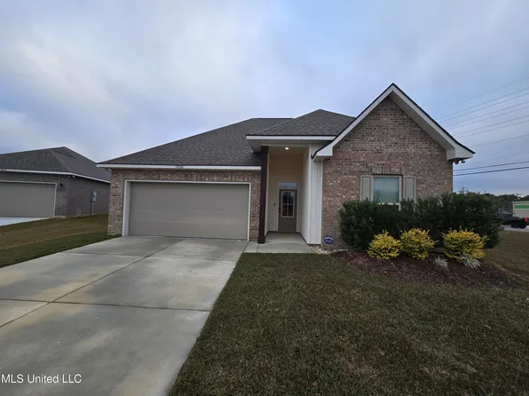 18020 Evergreen Dr, Gulfport, MS 39503