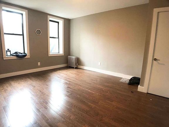 4th image of 18 E 21st St APT C7