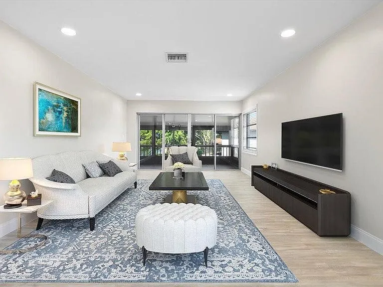 13921 Royal Palm Ct #D — Photo 14