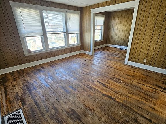 4th image of 13510 Harvard Ave