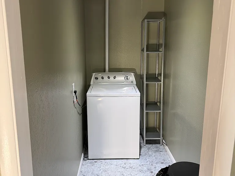 28 Oak St — Photo 15