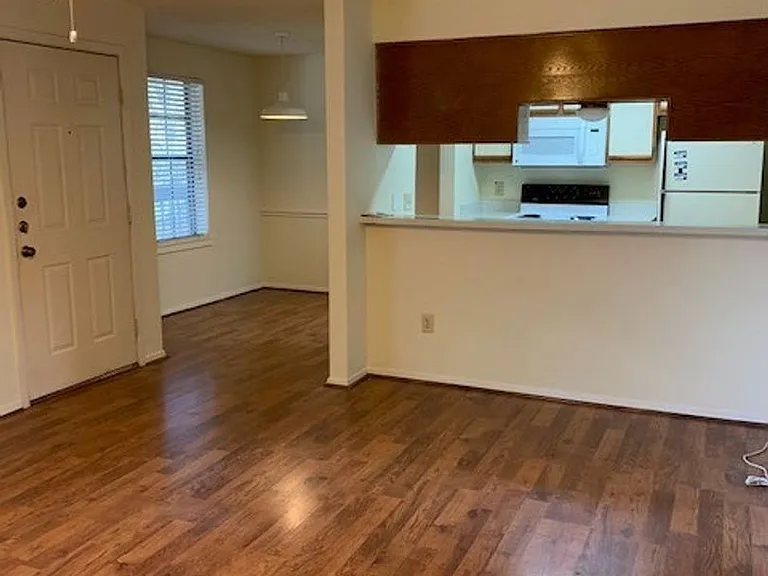 218 N Texas Blvd — Photo 34