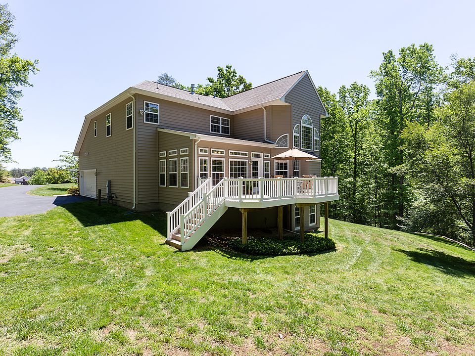 1st image of 1 Jordan Ln