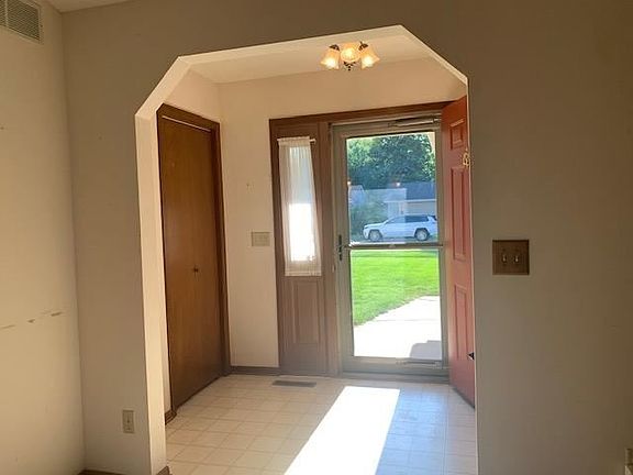 2nd image of 8323 Elm Ave