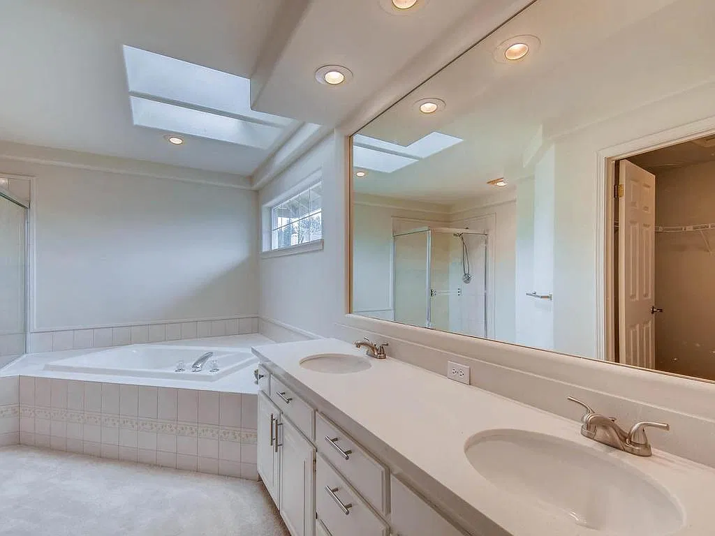 46th Pl W, Mukilteo — Photo 4