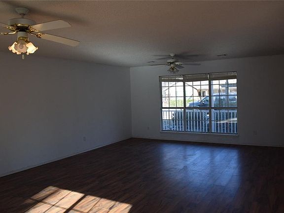 3rd image of 9 Primrose Ln