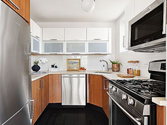 3rd image of 343 4th Ave APT 12G
