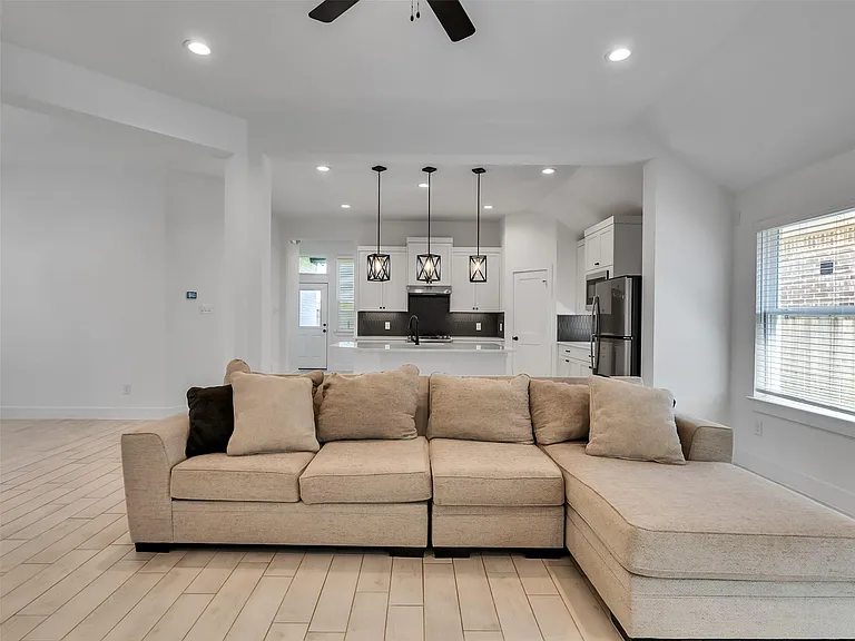 21330 Groundnut Ct — Photo 12