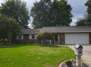 129 Norman Dr, Mount Carmel, IL 62863