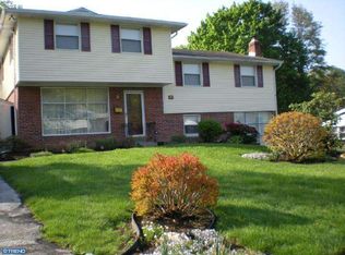 325 Candlewood Rd, Broomall, PA 19008