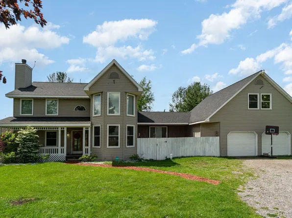 11326 McKeighan Rd, Saint Charles, MI 48655