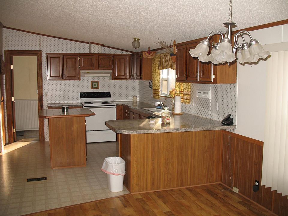 2nd image of 12010 Woodland Trl