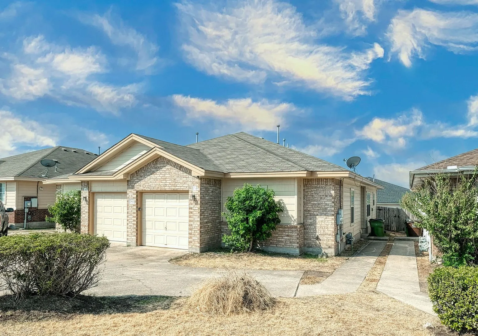 2802 Southampton Way — Photo 1
