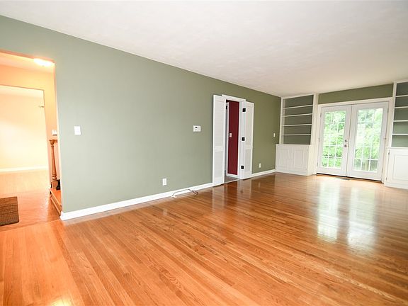 5th image of 2710 W Parkridge Dr