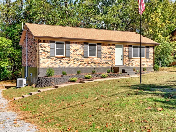 717 Ranch Hill Dr, Clarksville, TN 37042