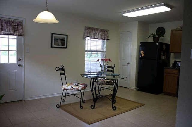 Kitchen/Dining area