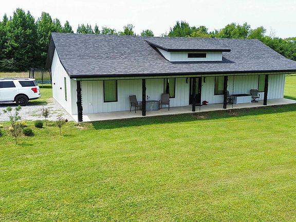 4th image of 2644 White Dr