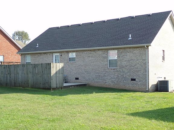 3rd image of 29 Brookfield Cir