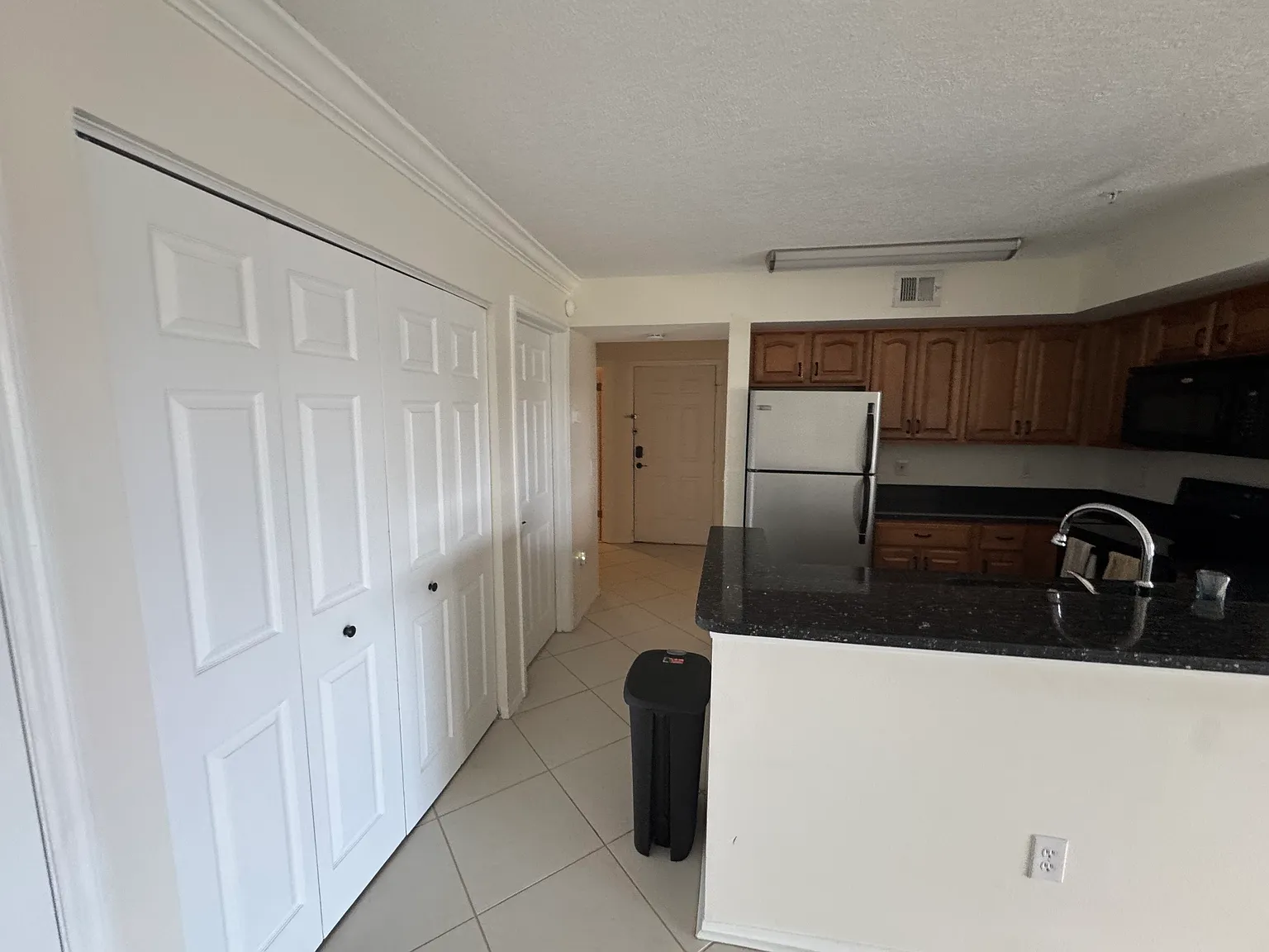 2 bed, 903 sqft, $1,950 — Photo 3