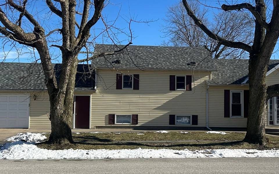 1st image of 321 S East St