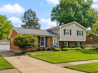 2703 Foxy Poise Rd, Saint Regis Park, KY 40220