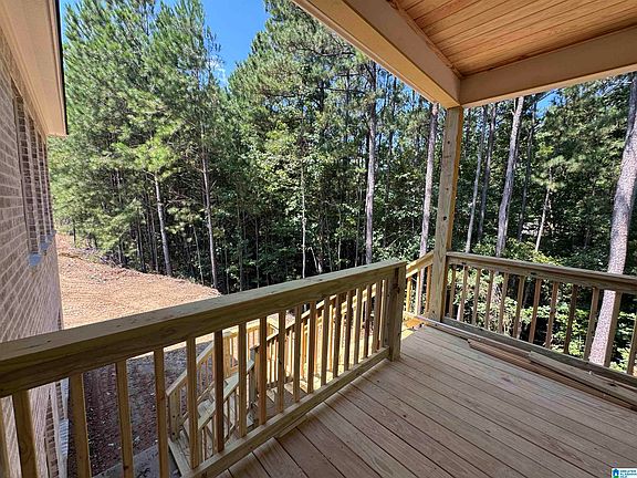 4th image of 142 Glengerry Dr