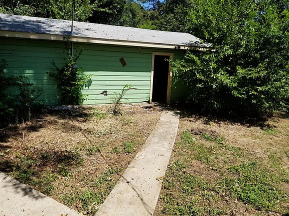 2nd image of 403 S Johnson Ave