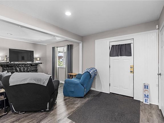 5th image of 4221 Prospect Ave
